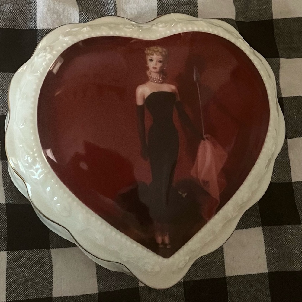 Barbie Collector Music Box 1995 Danbury Mint Excellent Condition.